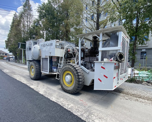 水泥路面共振破碎機
